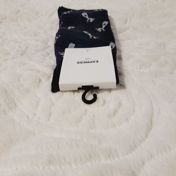 Express Champagne Bottle Dress Socks Wedding OSFM 8-13 Shoe Size New OOS - Picture 5 of 8